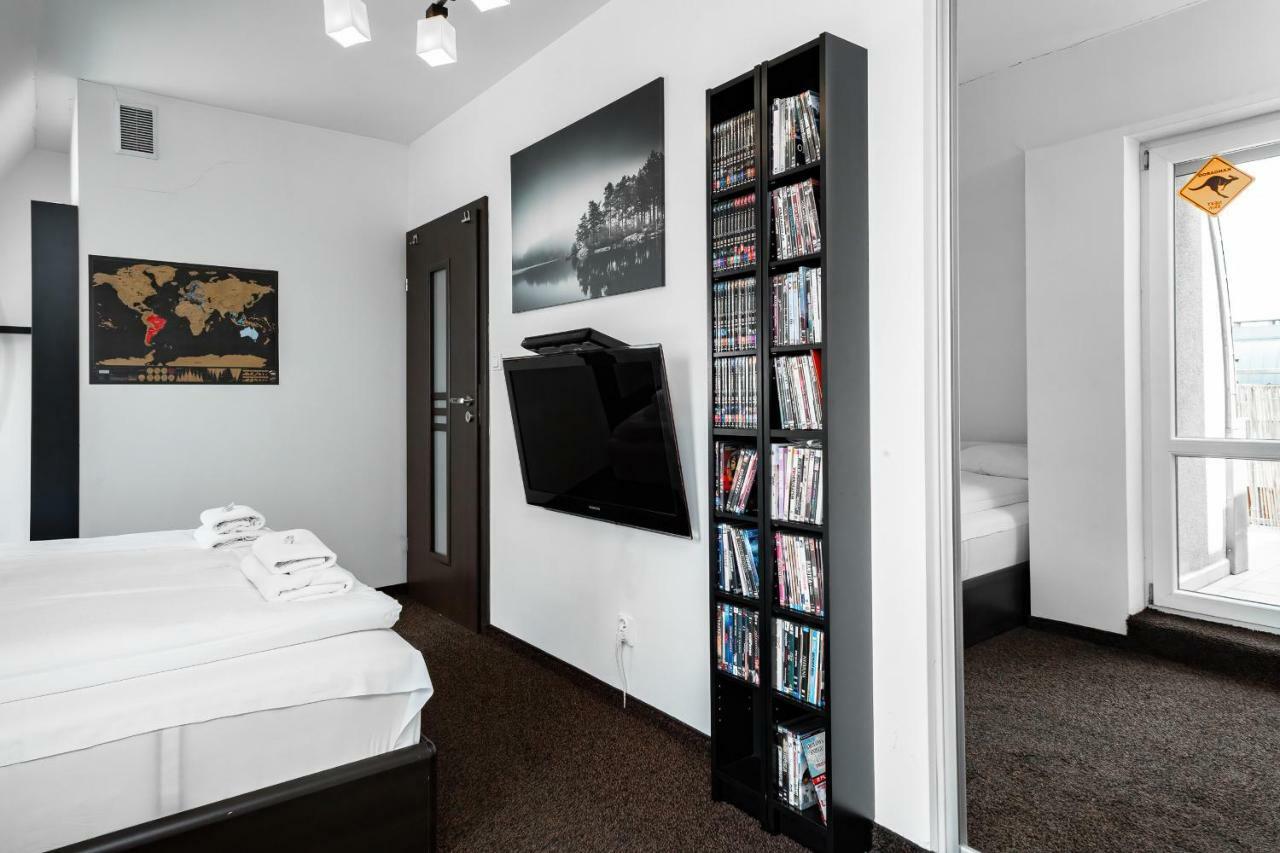 Apartments Wroclaw Manganowa By Noclegi Renters Luaran gambar